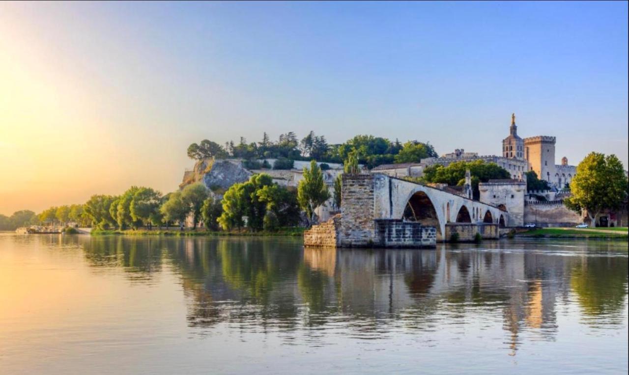 Gite Avignon Bougainvillier Екстериор снимка